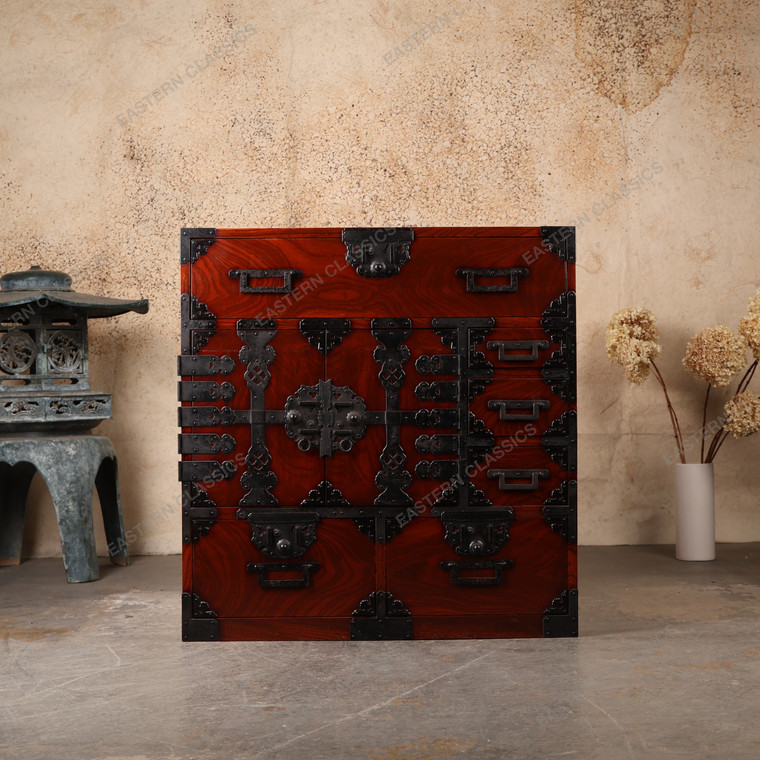 Vintage Japanese Isho-dansu Clothing Chest, Early Showa (1927-1945) | SKU: 26M-H005 - 1