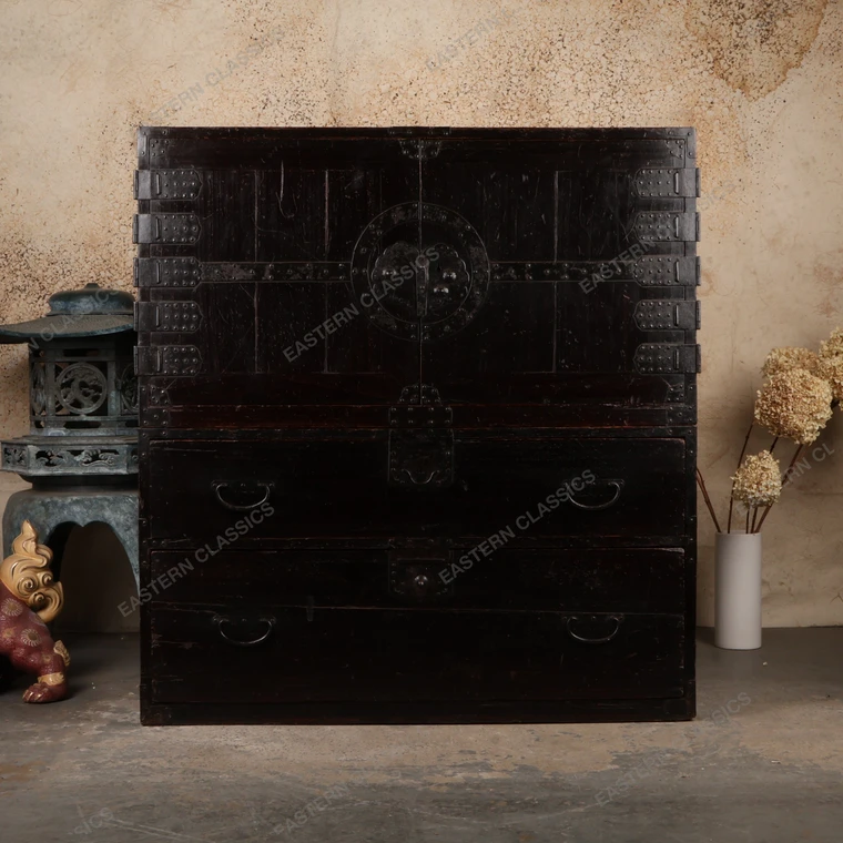 Antique Japanese Two-Section Isho Tansu, Meiji Period, 1868-1911 - 1