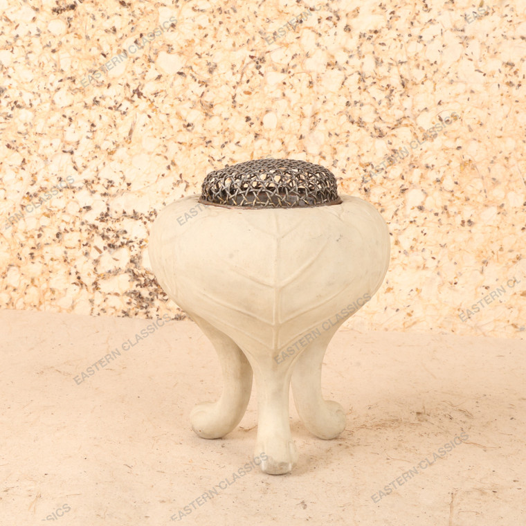 Vintage Japanese Porcelain Koro (Incense Burner), Late Showa 1966-1989 | SKU: 26J-0313-1 -