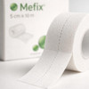 Mölnlycke Mefix Fabric Tape — 5 cm x 10 m (310500‑02) — 1 roll/box — Detail — release paper & tape face