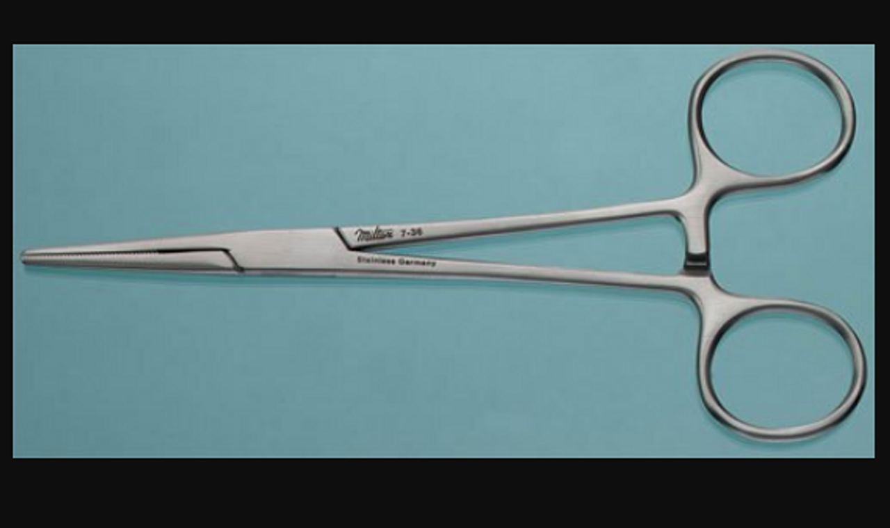 P-420 Forceps Kelly 5.5" Sterile