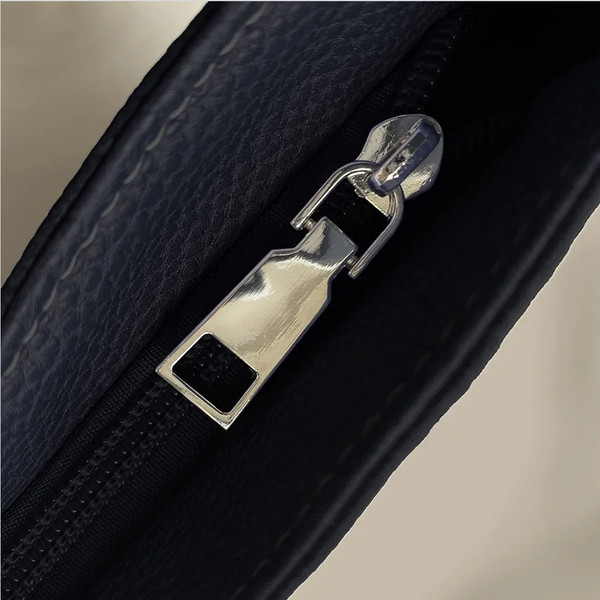 Las Vegas Raiders Pebble Split Hobo Purse