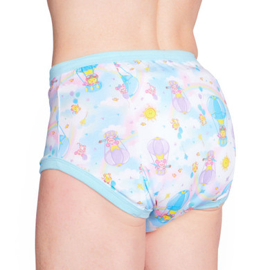 Modeled Daydreamer training pants, back-view.