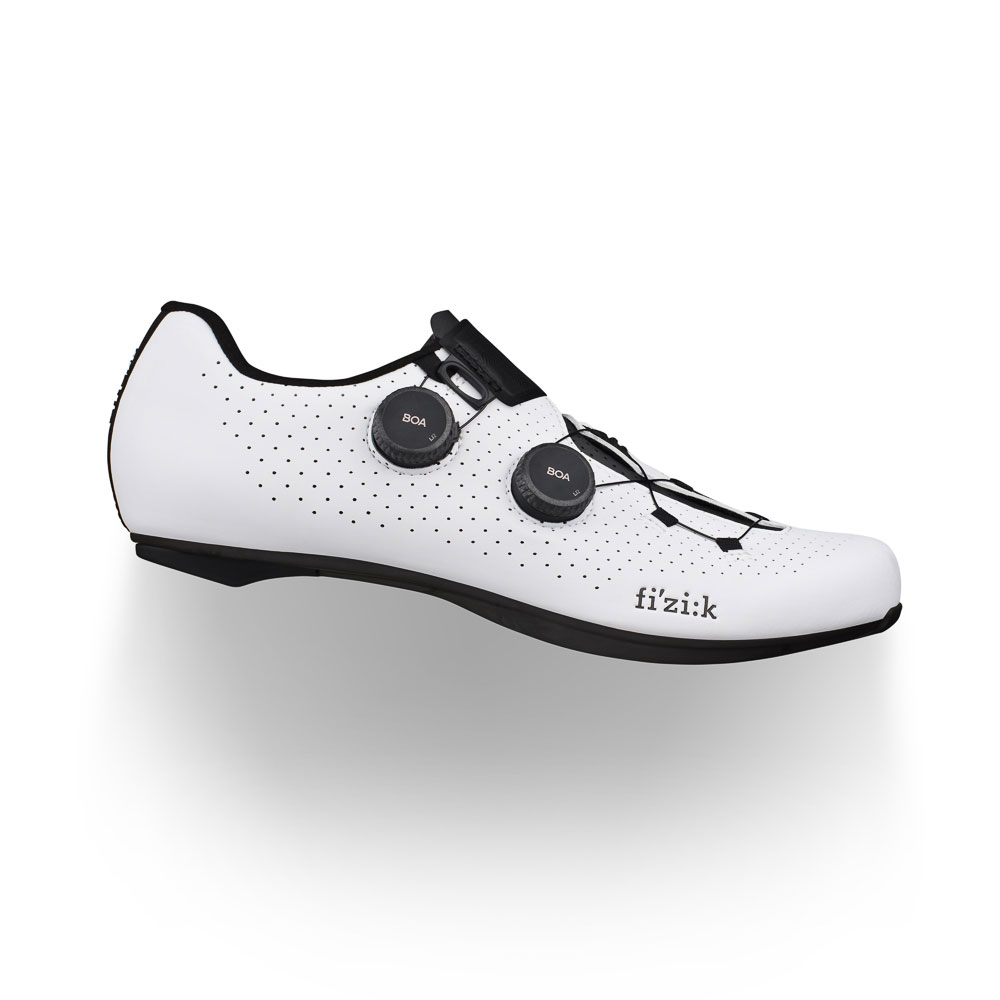 フィジーク VENTO INFINITO CARBON 2 WIDE　41 Fizik Vento Infinito Carbon 2 Review | Tested & Rated