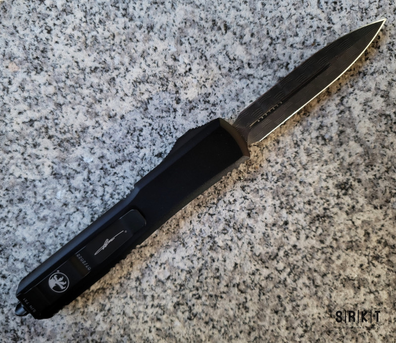 Lightweight Carbon Fiber - CobraTec Knives