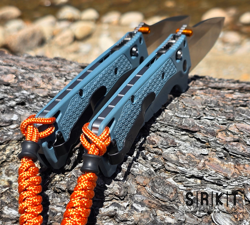 Benchmade Adira 18060 Stonewash 3.88” CPM-Magnacut Drop Point