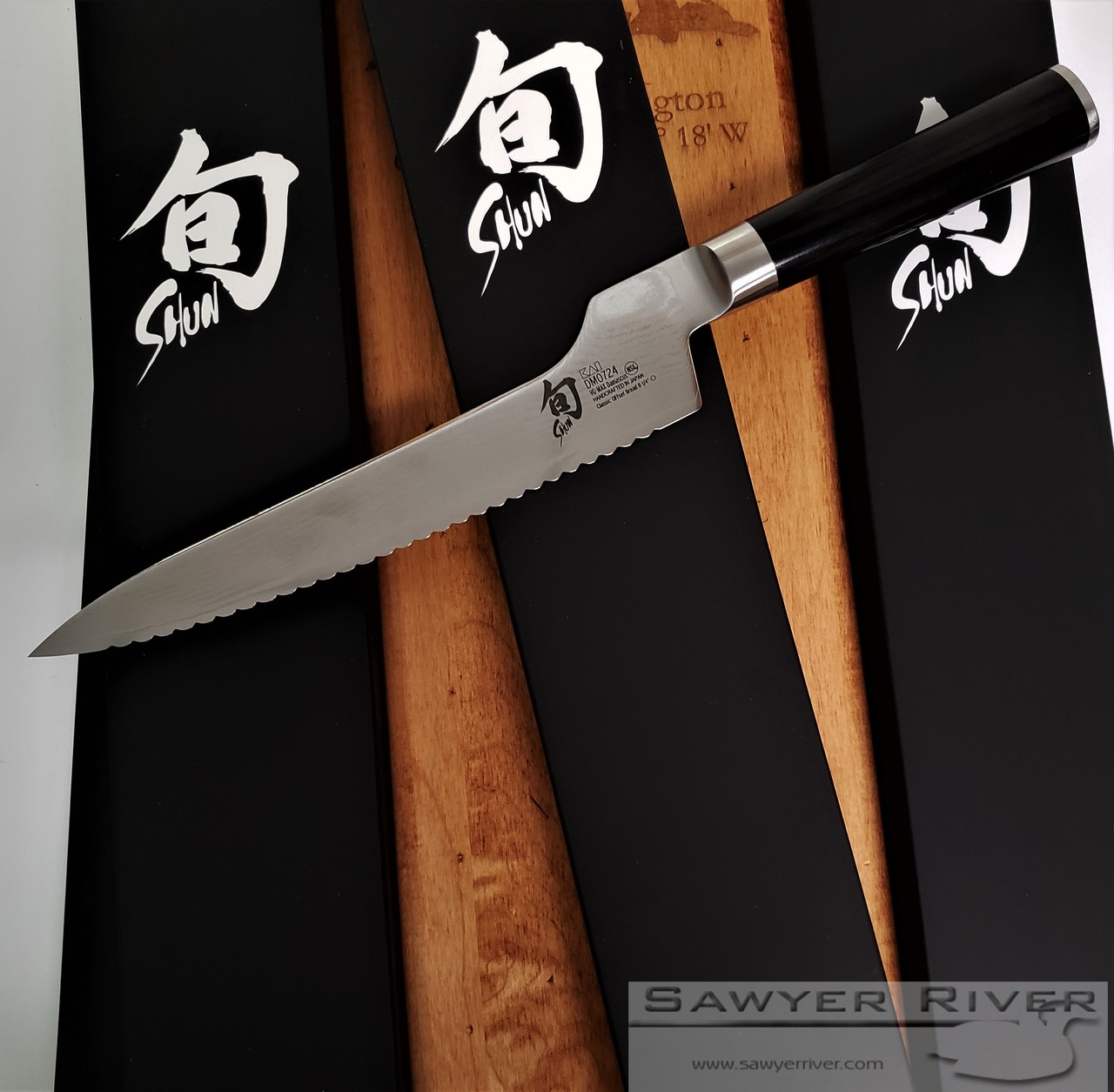 Shun Cutlery Classic Series 8.25” Bread Knife DM0724 Ebony