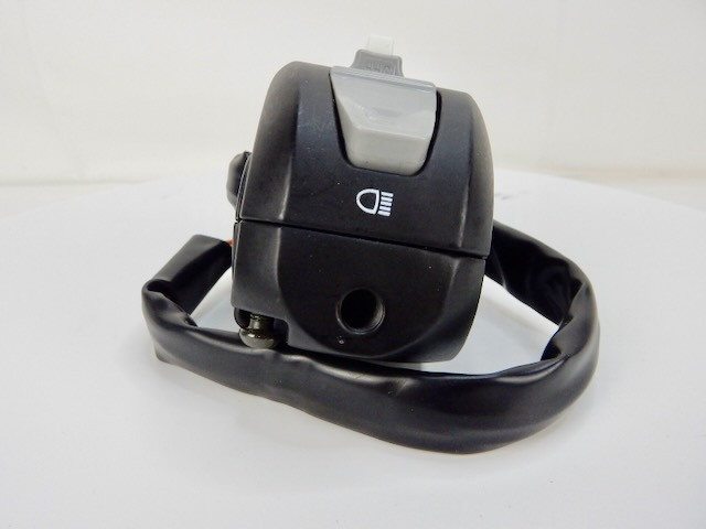 Left Handlebar Multi-Function Switch Assembly – 8-Wire Female Plug