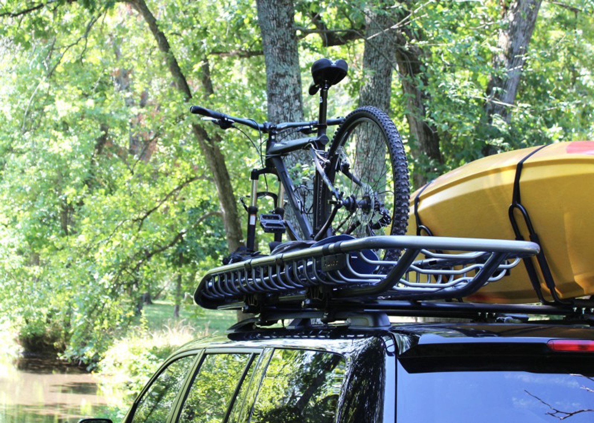 thule skinny roof basket