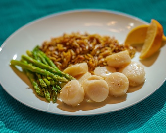 Naked Scallops in Butter Sauce, with Toasted Garlic Orzo & Steamed Asparagus