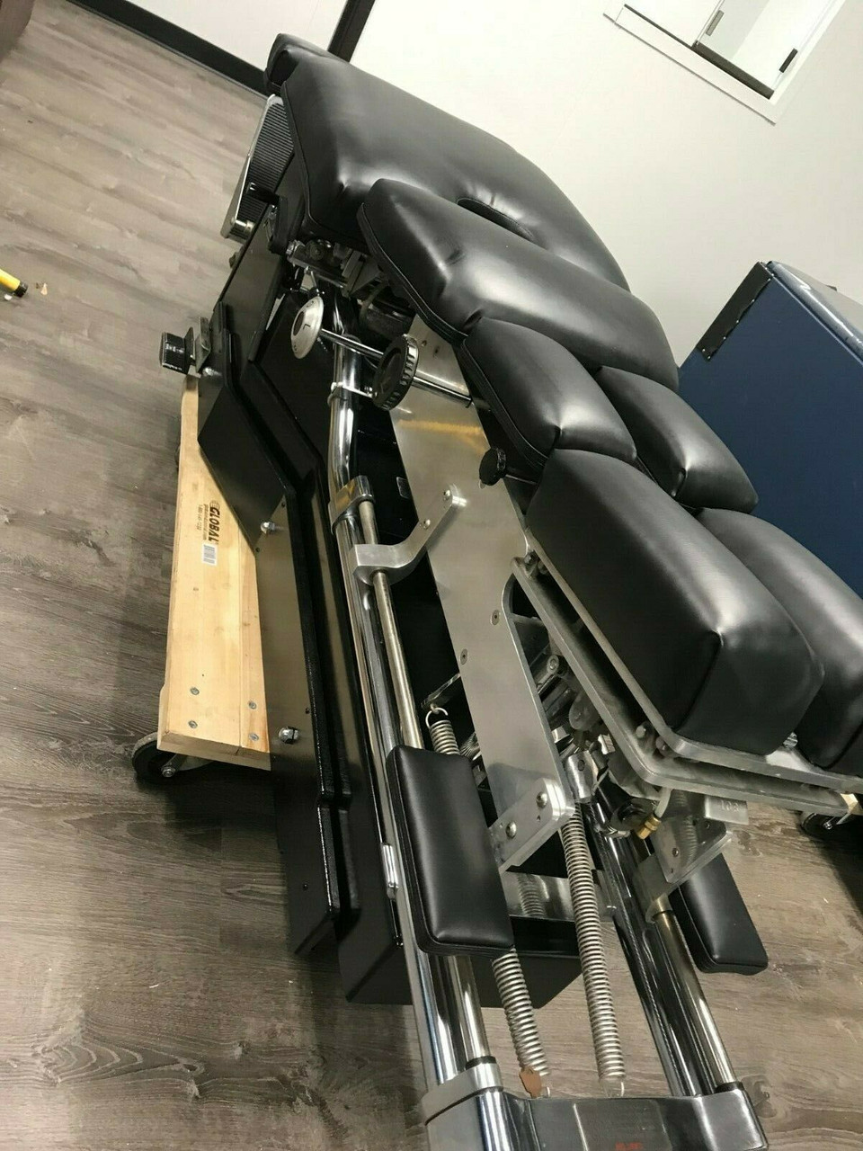 Chiropractic Table Zenith 460 Thompson Vertilift Hylo New Compresor