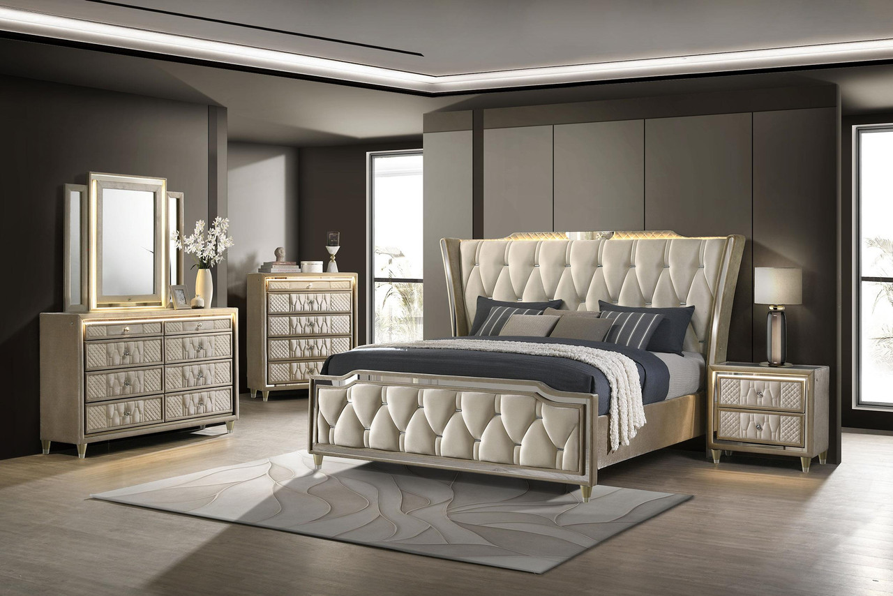 クレチェン　God セット Lorient 5-piece Queen Bedroom Set Ivory and Camel / CS-222661Q-S5