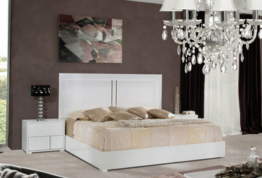 Eastern King Modrest Nicla Italian Modern White Bed / VGACNICLA-BED-EK