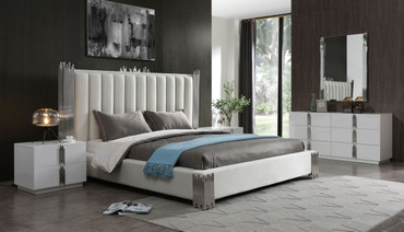 Eastern King Modrest Token - Modern White & Stainless Steel Bedroom Set / VGVCBD815-SET-WHT-EK