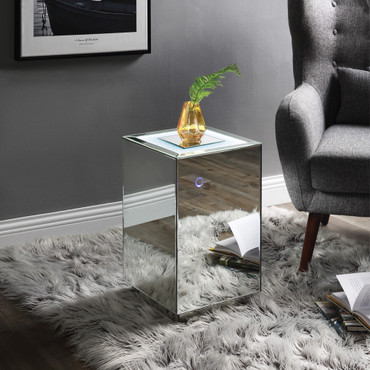 Nowles Accent Table W/Led / 97704