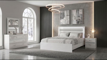Viana 4-Piece Touch-Control LED Queen Bedroom Set White High Gloss / CS-225211Q-S4