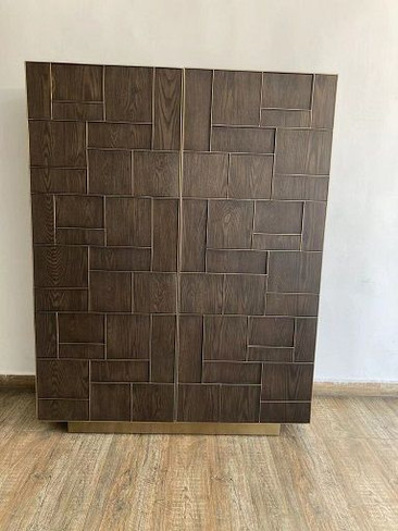 Modrest Auer- Brown Oak & Gold Wine Rack Cabinet / VGGM-W-VALDERA-WR