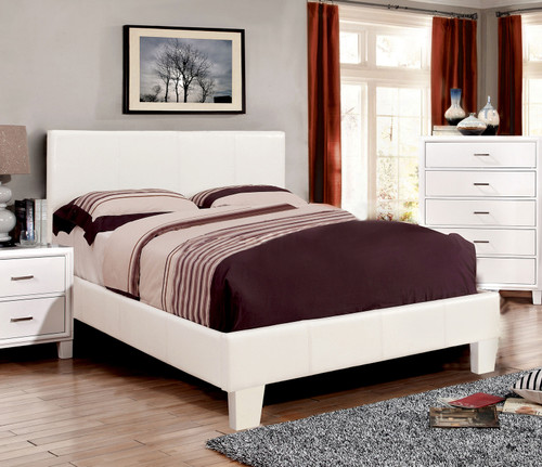 WINN PARK Queen Bed / CM7008WH-Q-BED