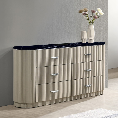 Travonte Dresser / BD04885