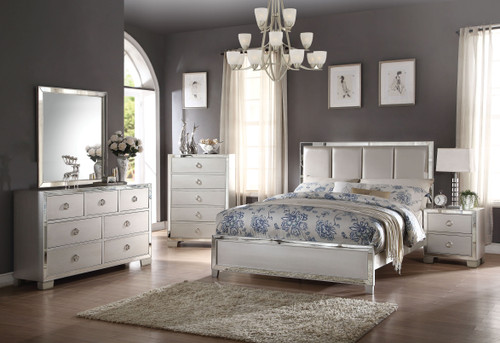 Voeville II Queen Bed / 24830Q