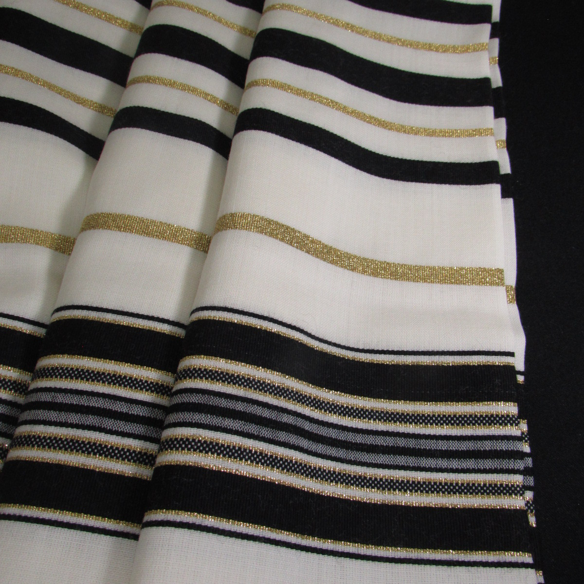 Prima A.A. Black-Gold Wool Tallit