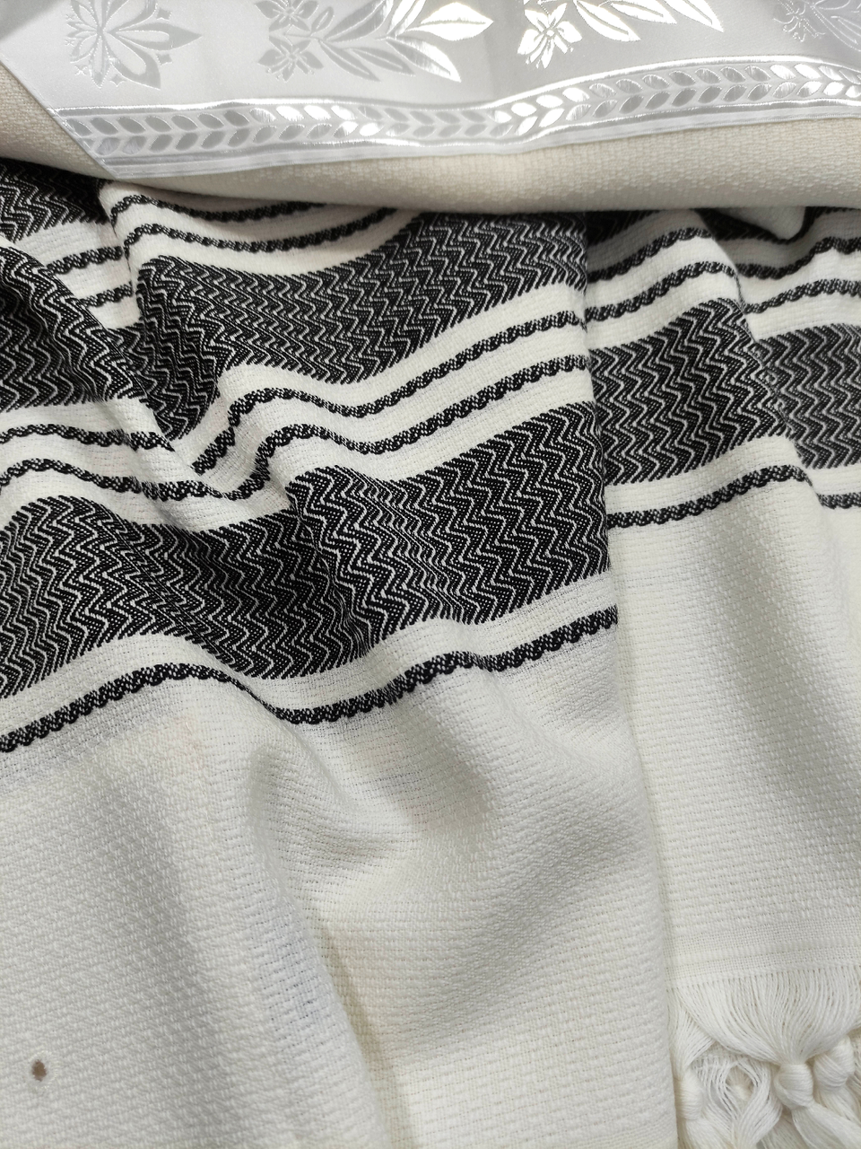 Carmel Black-Striped Talllit