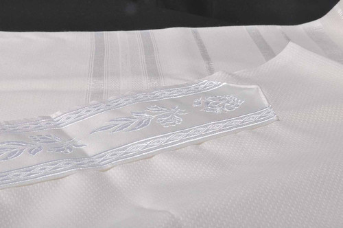 Tashbetz White-on-White Nonslip Tallit