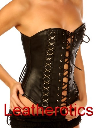 Schwarzes Leder-Gothic-Korsett mit Schnürung und Metallringen, seitliche Ansicht von vorne
