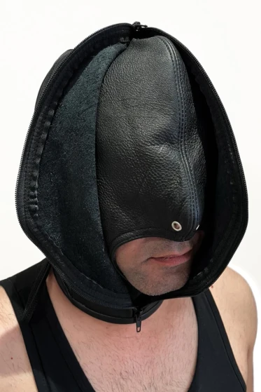 Leder-Bondage-Maske mit offenem Mund