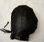 Seitliche Ansicht BDSM-Maske aus Leder – schwarze Volllederhaube, anatomische Passform, Metallbeschläge sichtbar