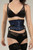 Vorderansicht des blauen Taillenformers mit Paisley-Muster und Hakenverschluss