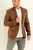 Hellbrauner Samt-Blazer am Model mit gemustertem Revers