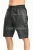 Leicht seitliche Ansicht der schwarzen Herren-Ledershorts mit strukturierter Perforierung