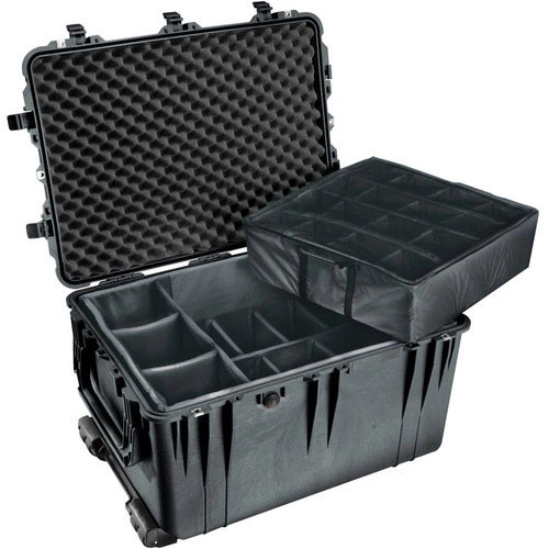 Pelican 1664 Case with Padded Divider Set (Black)