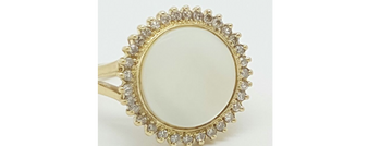 Vintage 18k Yellow Gold Diamond and Mother of Pearl Cluster Ring Size 5