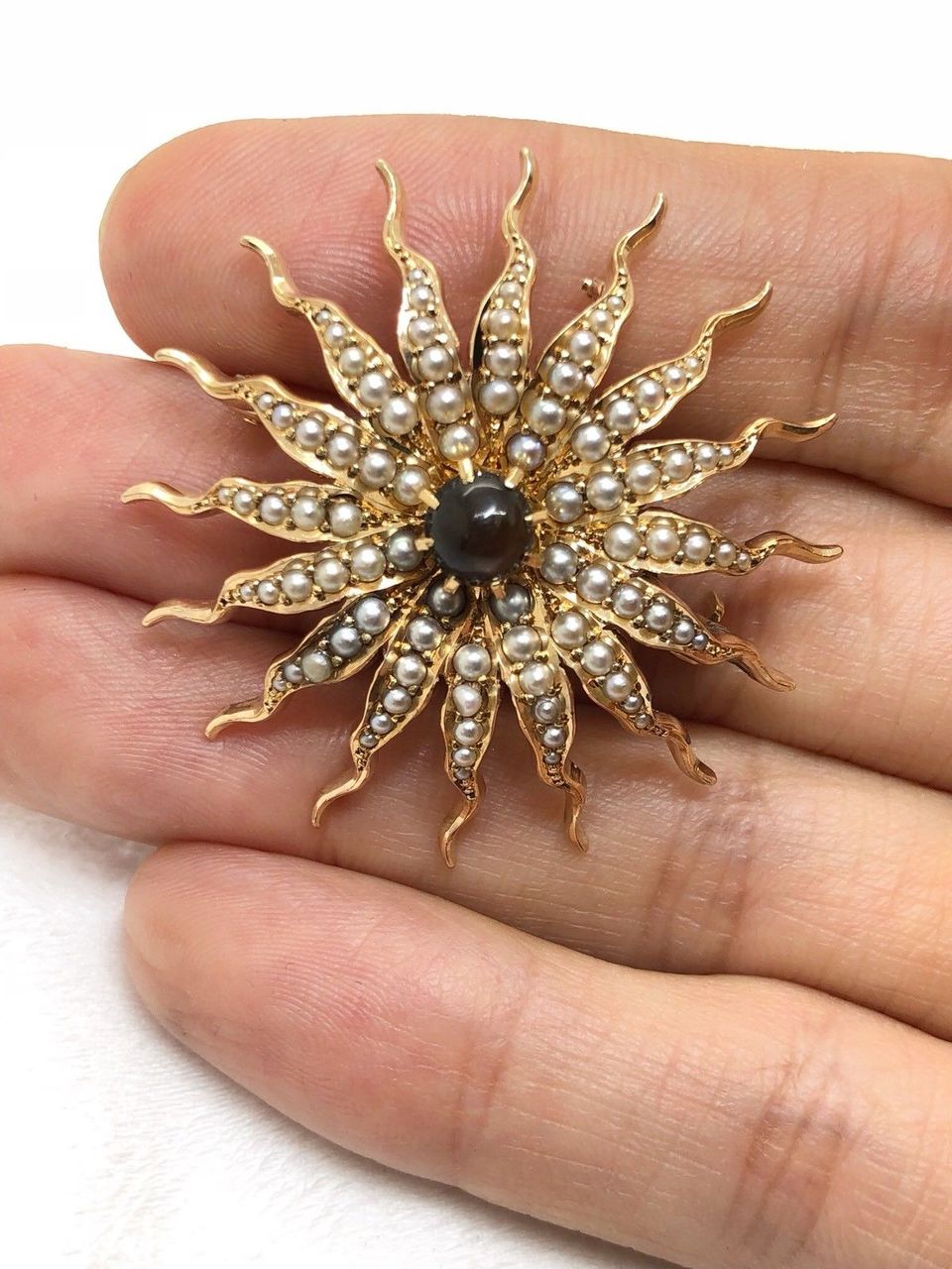 Jewelry Large Golden Solar Sun Magnet Brooch