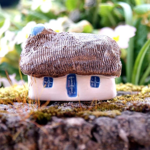 Handcrafted Rustic Scotland Roof Bothy House - Heather Thatch Scottishwebstore.com