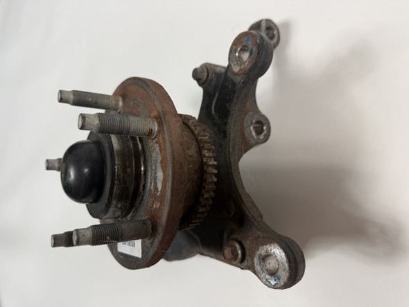 Ford Driver Front Knuckle with Hub - Sal19038