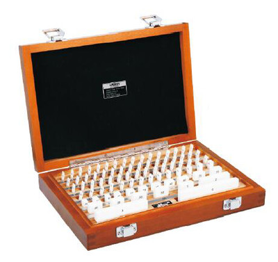 Insize 4005-81 Ceramic Gage Block Set, 81Pcs, Grade 0 Insize 4005-81 Ceramic Gage Block Set, 81Pcs, Grade 0