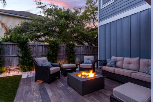 How to Choose a Gas Fire Pit for Your Patio, Deck, or Landscape