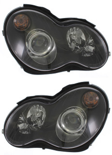 2006 Mercedes-Benz C350 Headlight Set Halogen Black Housing Pair Driver and Passenger Side