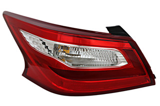2016-2017 Nissan Altima Sedan Tail Light Driver Left Side
