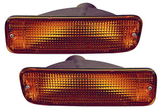 1995-1997 Toyota Tacoma For Four Wheel Drive Only Turn Signal Light Driver Left and Passenger Right Side