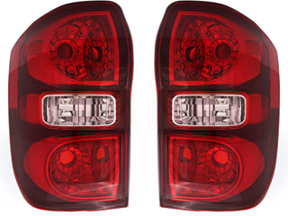 2004-2005 Toyota RAV4 Tail Light Driver Left and Passenger Right Side