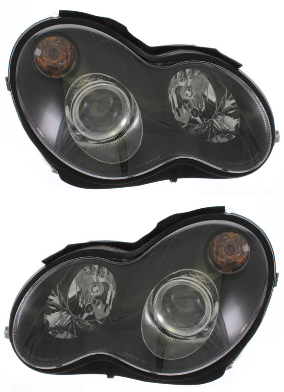 2006 Mercedes-Benz C230 Headlight Set Halogen Black Housing Pair Driver and Passenger Side