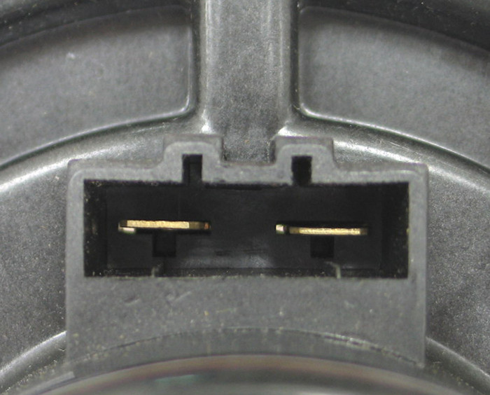 2005 Mitsubishi Montero HVAC Blower Motor Front Side