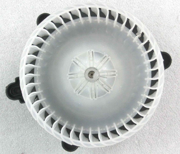 2009 Kia Spectra5 HVAC Blower Motor Front Side