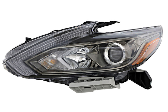 2016-2018 Nissan Altima Sedan Headlight Driver Left Side Halogen