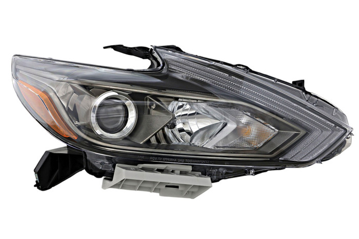 2016-2018 Nissan Altima Sedan Headlight Passenger Right Side Halogen