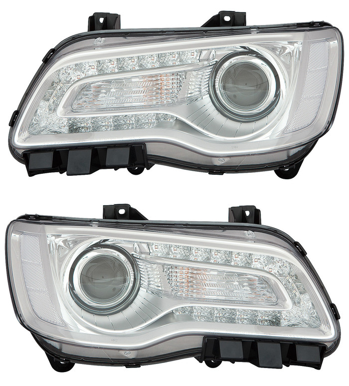 2018-2020 Chrysler 300 Headlights Driver Left and Passenger Right Side Halogen Chrome Trim